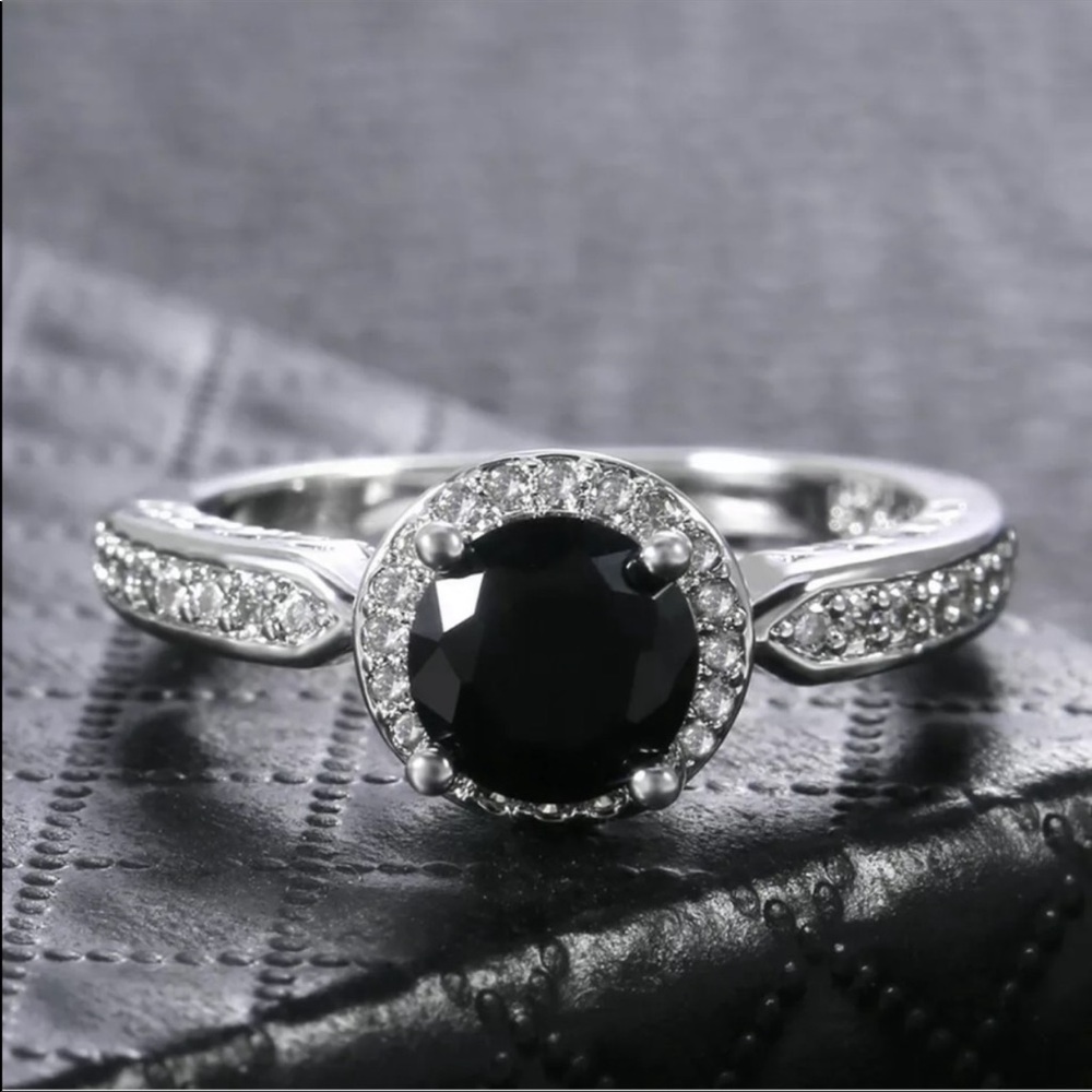 *NEW*925 Sterling Silver Round Cut Sapphire Ring - Picture 2 of 7